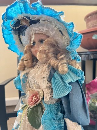 Bambola porcellana vintage da collezione