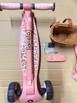 Patinete 3 Ruedas LIONELO Franky con Cesta y Luces