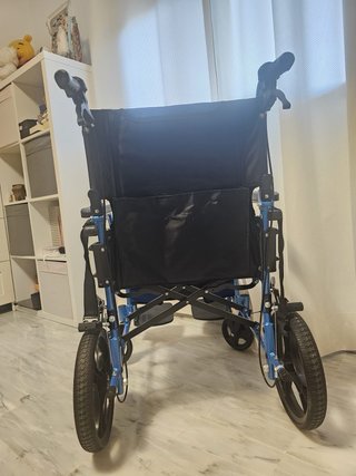Silla rueda de traslado, azul como nueva
