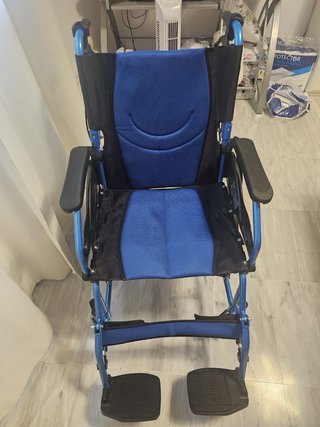 Silla rueda de traslado, azul como nueva