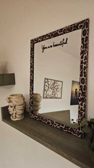 Specchio leopardato con dedica You are beautiful