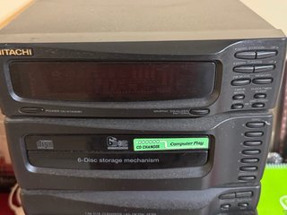 Radio Hitachi con CD y Cassette
