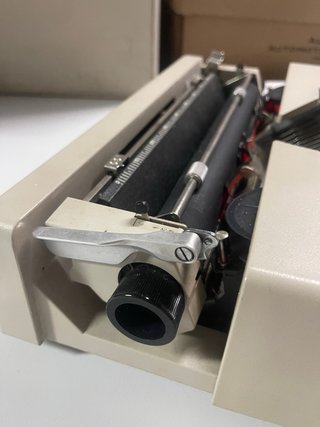 Máquina de escribir Olivetti Lettera 25