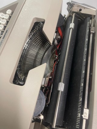 Máquina de escribir Olivetti Lettera 25