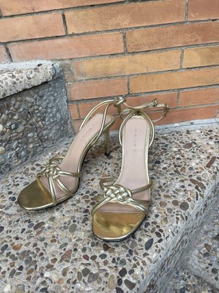 Sandalias Zara Talla 39 Doradas Tacón Stiletto