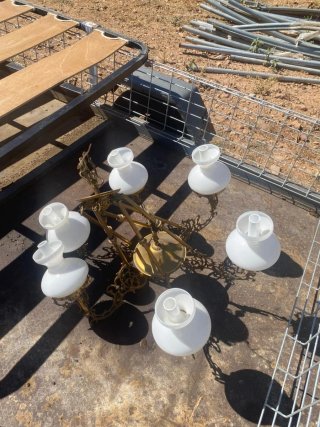 Lámpara de araña antigua de cristal