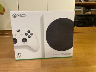 Xbox Series S + Mando Blanco