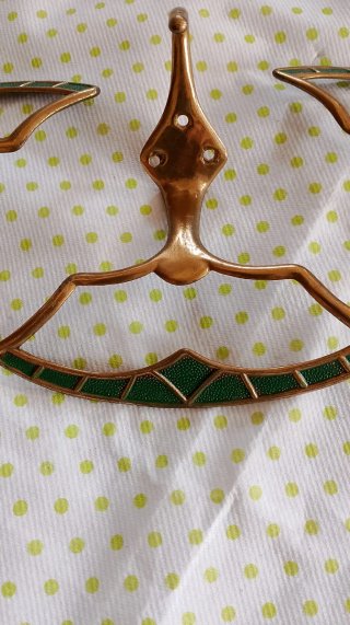 Appendiabiti in metallo oro e verde