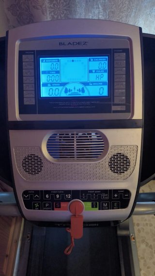 Cinta correr Bladez Fitness TR202i(BH)+lubricante