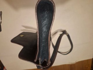 Bolso de mano negro y marrón