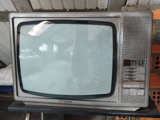 TV Emerson Antigua Beige/Plata