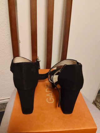 Sandalias Gadea Negras Tacon