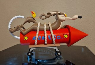 Coyote Wile E. Rocket