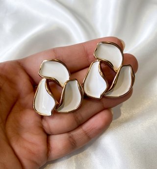 Pendientes Pétalos de Flor • Bañados en oro de 18