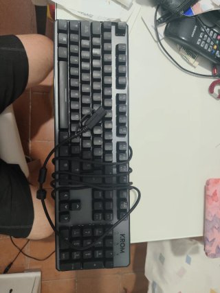 Teclado Mecánico Krom Kernel RGB