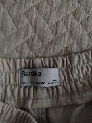 Pantalón cargo beige Bershka hombre