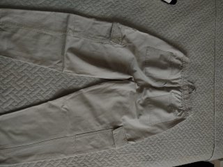 Pantalón cargo beige Bershka hombre