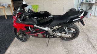Honda CBR Roja y Negra negociable