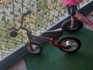 Bici sin pedales Chicco roja