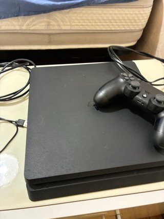 PlayStation 4 Slim Nera