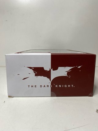 : Hot Toys Two-Face 1/6 MMS546 Exclusivo