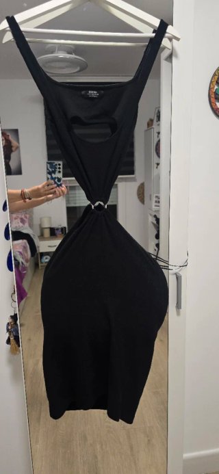 Vestido negro con aro
