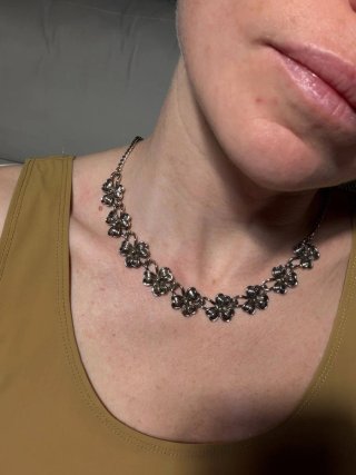 Collar motivos florales plateado