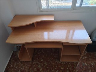 Escritorio beige