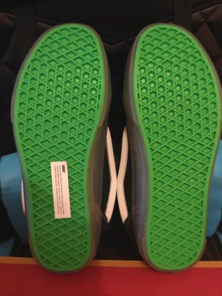 Zapatillas Vans Old Skool Negras y Azules, suela t