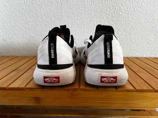 Vans UltraRange EXO blancas