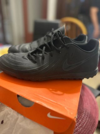 Zapatilla de fútbol Nike Phantom