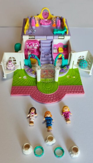 Polly Pocket Pollyville Light Up Bridal Salon 1994