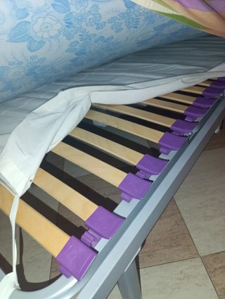 Camas articuladas de tela y madera