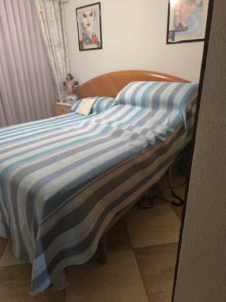 Camas articuladas de tela y madera