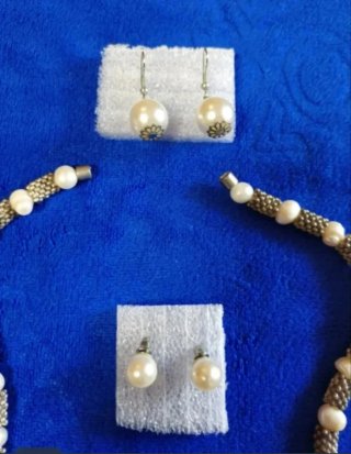 Conjunto Collar, Pulsera y Pendientes Perlas