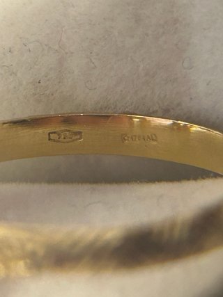 Anillo Oro con Amatista Ovalada