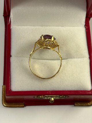Anillo Oro con Amatista Ovalada