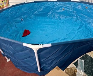 Piscina familiar azul