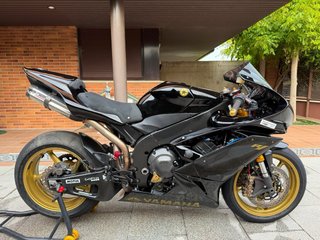 Yamaha R1 Circuito