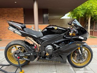 Yamaha R1 Circuito