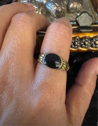 Anillo vintage estilo sello latón patinado.