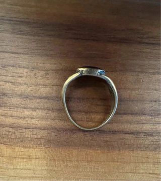 Anillo vintage estilo sello latón patinado.