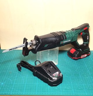 Sierra de sable PARKSIDE 20v+Batería 2Ah+Cargador