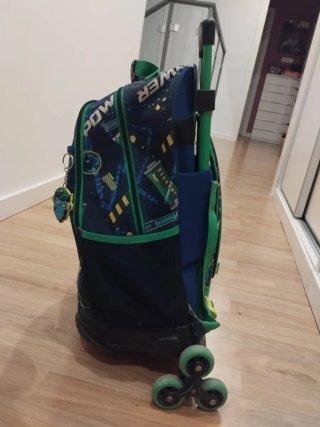 Mochila Totto Kong LAB con ruedas