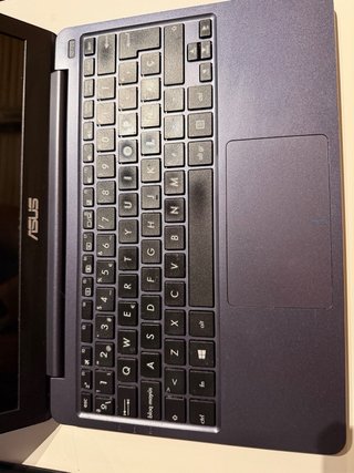 Portátil ASUS L203M 11,6” 4GB RAM y 64GB eMMC