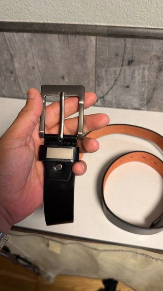 Cinturón de hombre negro hebilla plateada
