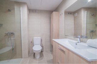 Instalador sanitarios, muebles y mamparas