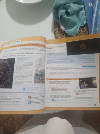 Libro en euskera de fisica y química 3. Eso 2. Eva