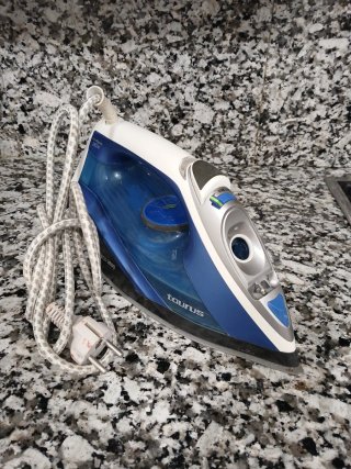 Plancha de Vapor Taurus GEYSER ECO 2800W