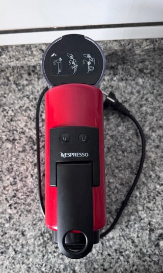 Cafetera Nespresso Roja